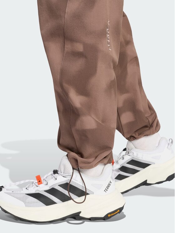 adidas adidas Pohodne hlače Terrex Xploric Clima365 KH2594 Rjava Loose Fit