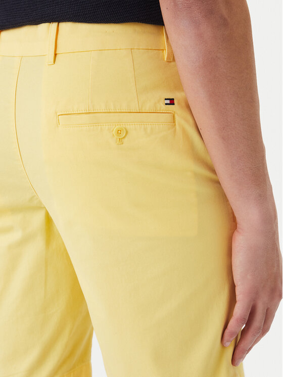 Tommy Hilfiger Tommy Hilfiger Szorty materiałowe Denton 9.5 MW0MW42351 Żółty Slim Fit