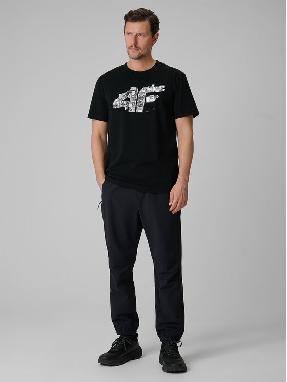 4F 4F Joggery FLUID EXPRESSIONS Czarny Regular Fit