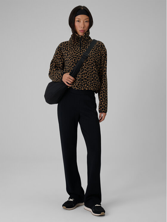 4F 4F Spodnie dresowe ESSENTIAL Czarny Slim Fit