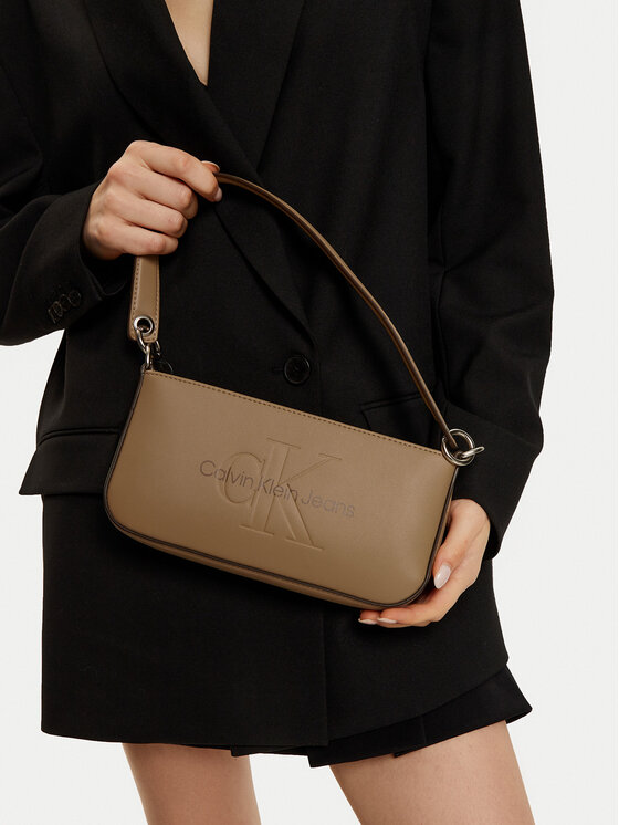Calvin Klein Jeans Calvin Klein Jeans Ročna torba Sculpted Shoulder Pouch25 Mono K60K610679 Rjava