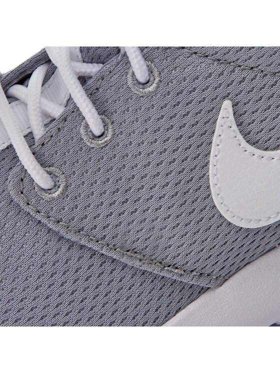 Nike Nike Обувки Roshe One (GS) 599728 038 Сив