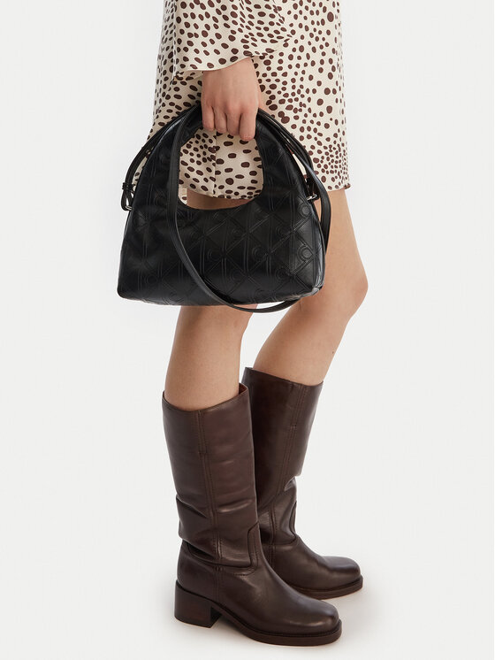 Calvin Klein Calvin Klein Soma Emblem Aop Puffer Bag With Strap LV04F3200G Melns