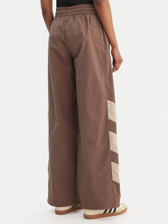 adidas adidas Pantaloni da tuta Blocked Washed KD8790 Marrone Loose Fit