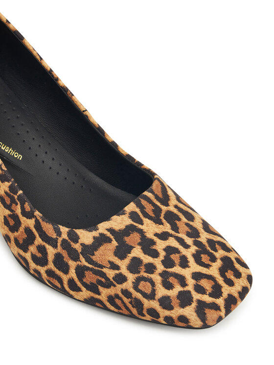 Clarks Clarks Lodičky Fernie Court 26183033 Hnedá