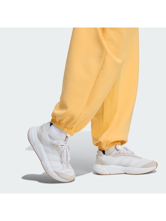 adidas adidas Spodnji del trenirke Soft Lux KA7020 Oranžna Loose Fit