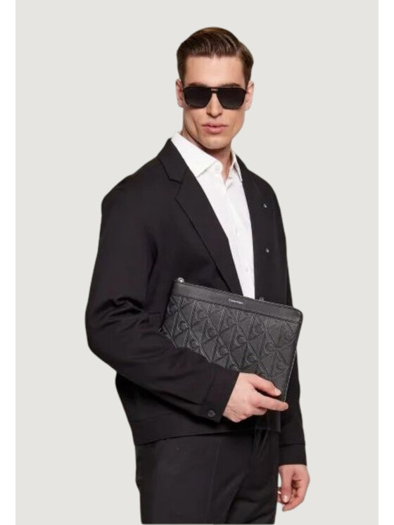 Calvin Klein Calvin Klein pochette XL EMBLEM AOP EMBOSS MEDIUM ZIP Nero