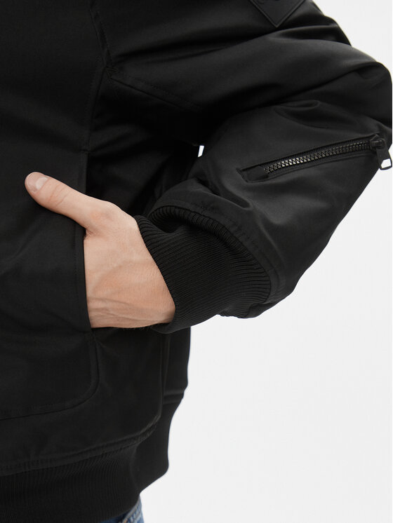 Calvin Klein Jeans Calvin Klein Jeans Μπόμπερ μπουφάν J30J324070 Μαύρο Relaxed Fit