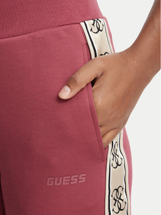 Guess Guess Spodnie dresowe V2YB15 KB3P2 Różowy ciemny Regular Fit