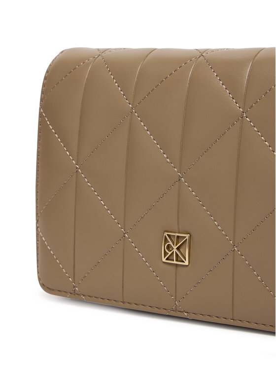 Calvin Klein Calvin Klein Soma Quilted Mini Chain Bag LV04F3321G Bēšs