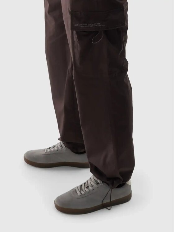 4F 4F Pantaloni outdoor 4FWAW24TTROM084-80S Marrone Regular Fit