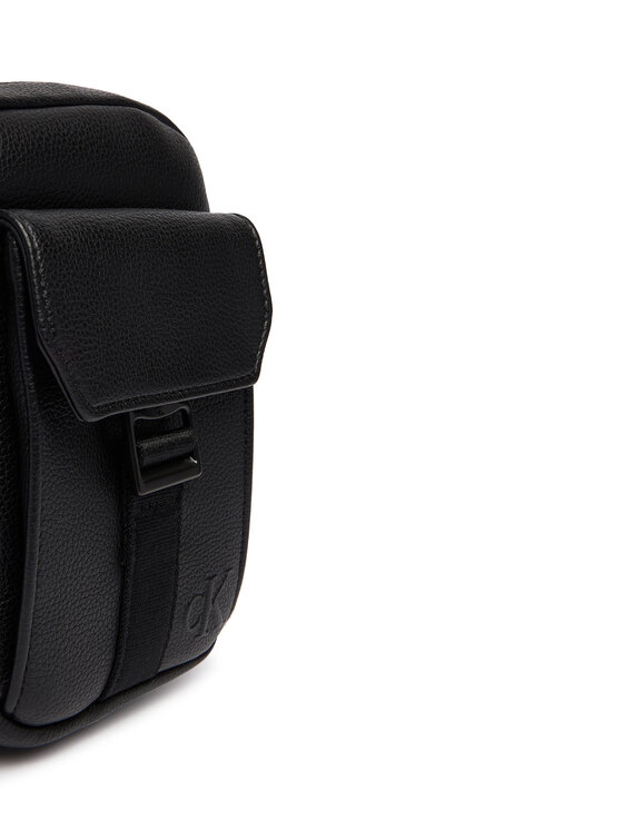 Calvin Klein Calvin Klein Somiņa Webbing Strap Slim Reporter LV04D3281G Melns