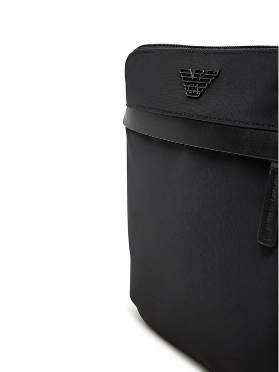 Emporio Armani Emporio Armani Taška cez rameno EM001807 AF13454 UC001 Čierna