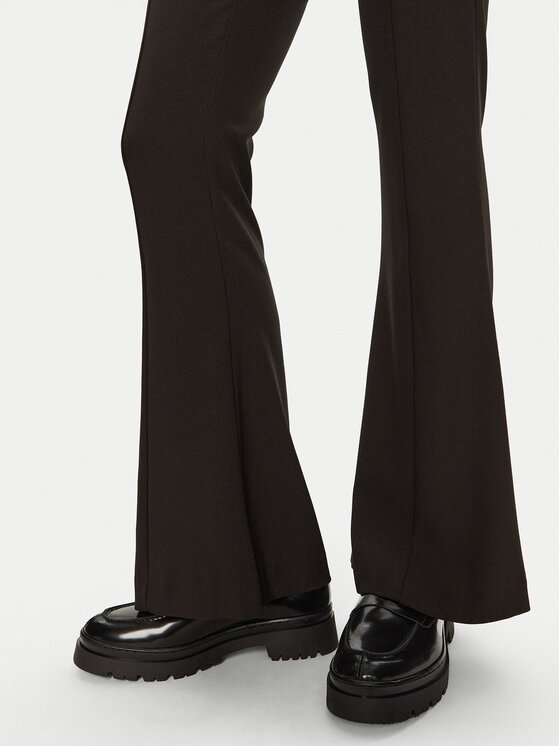 Gina Tricot Gina Tricot Παντελόνι υφασμάτινο Slim Bootcut Trousers 22856 Μαύρο Bootcut Fit