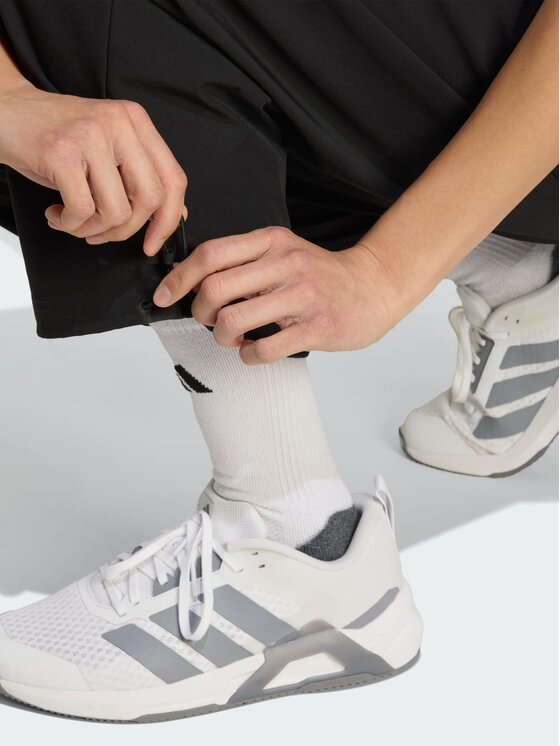 adidas adidas Spodnie materiałowe 156079 Czarny Loose Fit