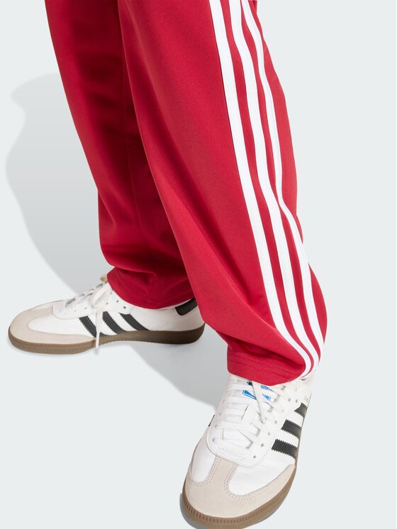 adidas adidas Spodnie dresowe Firebird HZ6651 Czerwony Regular Fit