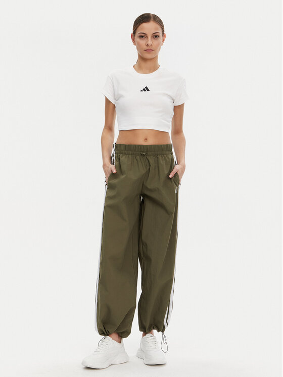 adidas adidas Spodnie dresowe Essentials 3-Stripes JE1308 Zielony Loose Fit