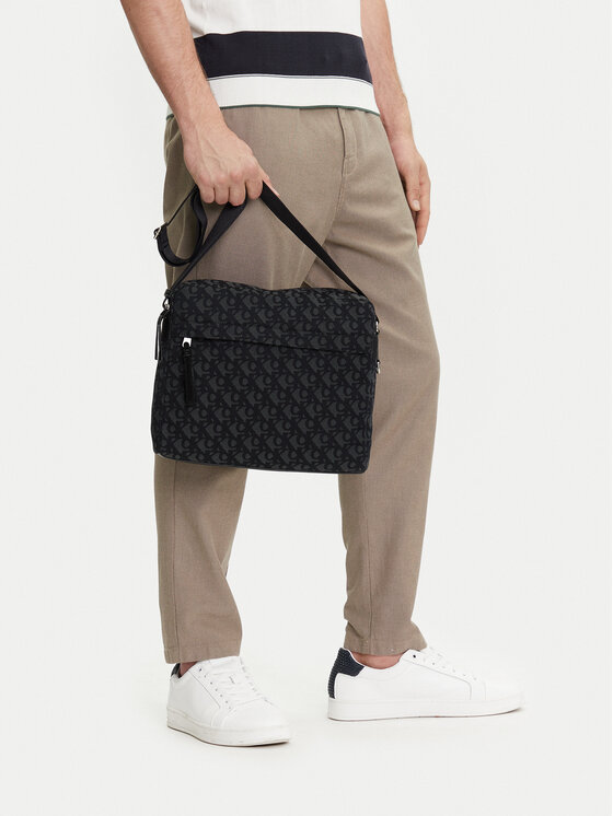 Calvin Klein Jeans Calvin Klein Jeans Crossover torbica Unstructured Monogram Flight Bag LV04G3097G Crna