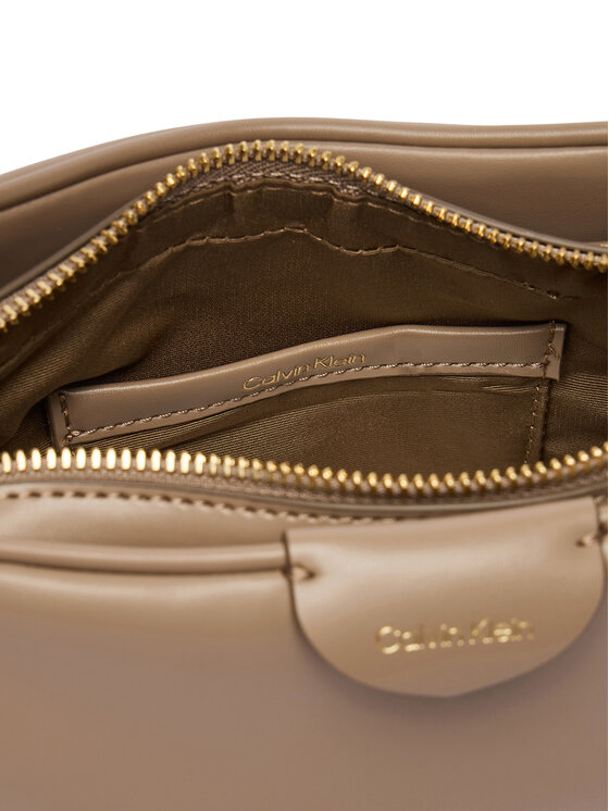 Calvin Klein Calvin Klein Torebka Emblem Trio Top Handle Camera Ba LV04F3370G Beżowy