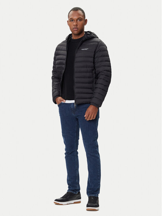 Armani Exchange Armani Exchange Vatovaná bunda XM001577 AF16927 UC001 Černá Regular Fit