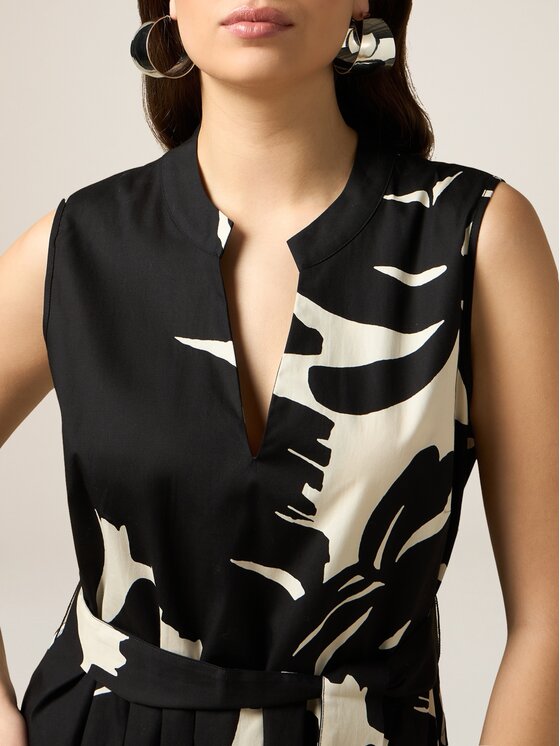 Oltre Oltre Vestito elegante 7108R104806N0Z3 Nero Flared Fit