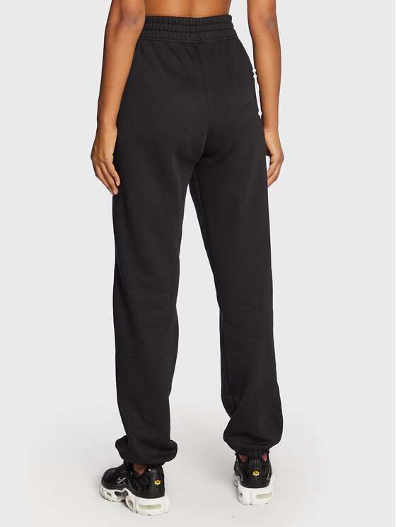 Nike Nike Долнище анцуг Sportswear Essential Collection BV4089 Черен Loose Fit