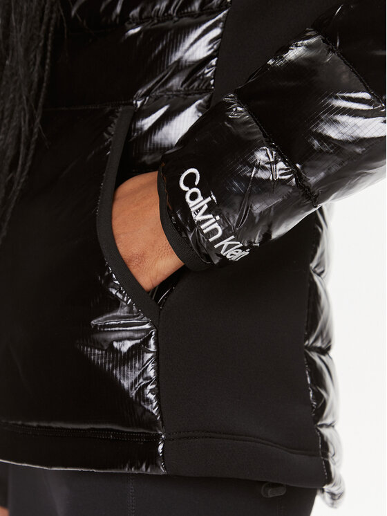 Calvin Klein Performance Calvin Klein Performance Kevad-sügis jope 00GWF3O516 Must Regular Fit