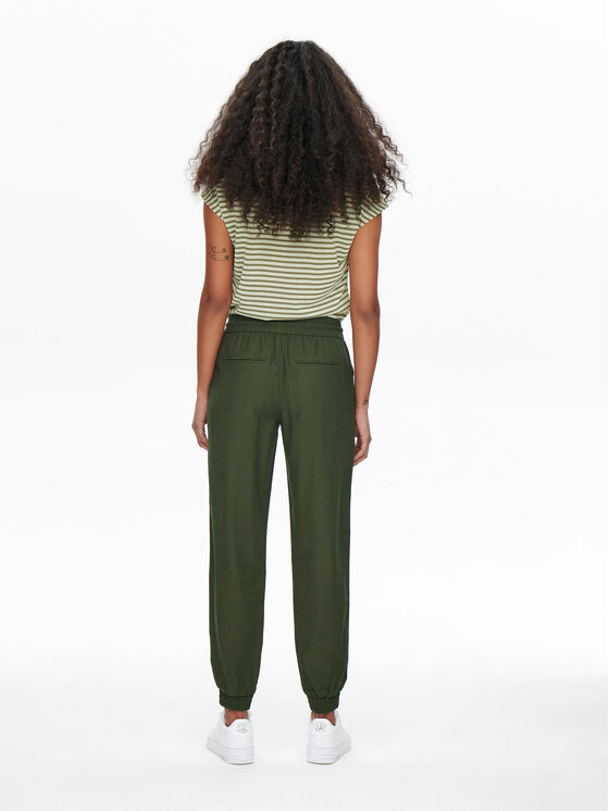 ONLY ONLY Spodnie dresowe 15203946 Zielony Regular Fit