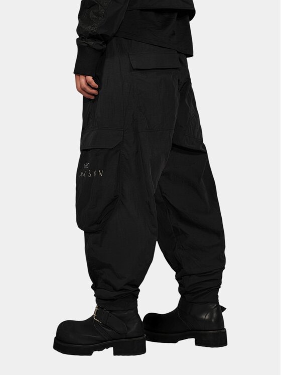 MADE BY SOCIETY MADE BY SOCIETY Spodnie materiałowe TRACE Pants - P17770 Czarny Basic Fit