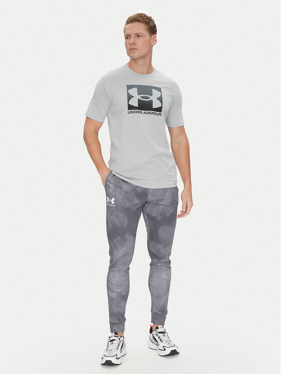 Under Armour Under Armour Spodnie dresowe Rival Terry Printed 1390143 Szary Regular Fit