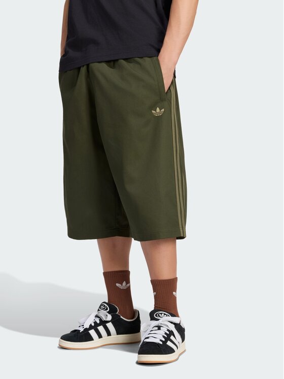 adidas adidas Szorty materiałowe 169001 Zielony Oversize