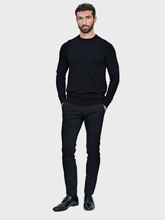 Evenemen Evenemen Sweter Round Neck Czarny Slim Fit