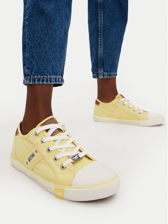 Mustang Mustang Sneakers aus Stoff 1099-310-610 Gelb