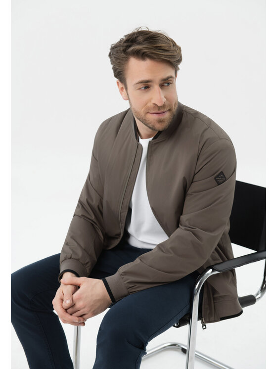 Volcano Volcano Kurtka bomber J-TOBIAS Czarny Regular Fit