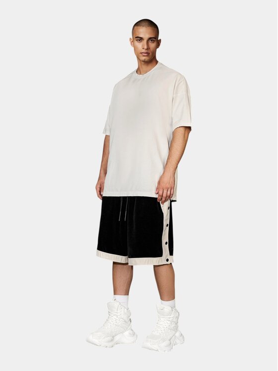 MADE BY SOCIETY MADE BY SOCIETY Spodnie materiałowe Bermude RAW EDGE - B17442 Czarny Basic Fit