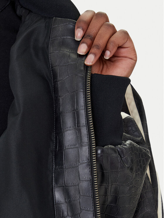 adidas adidas Jakna od imitacije kože Pleather KE5035 Crna Oversize