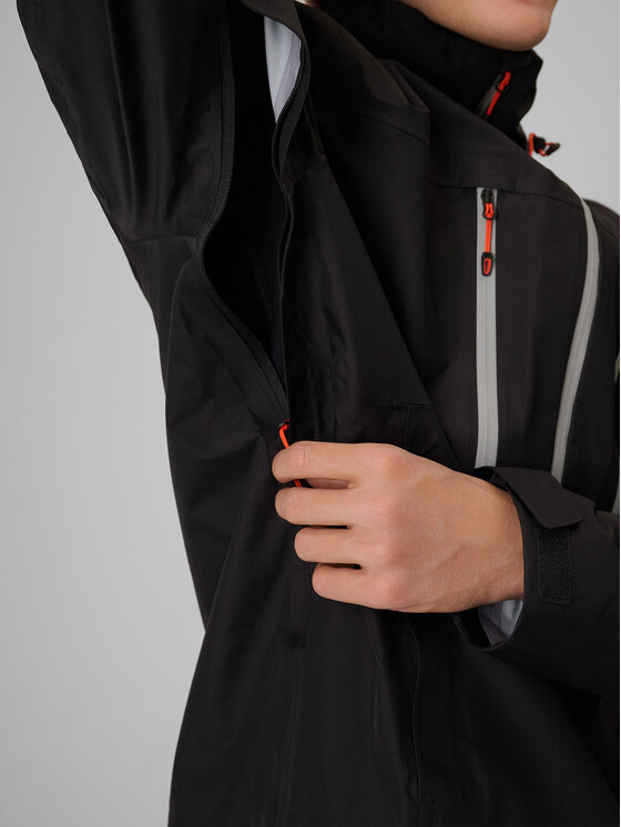 4F 4F Kurtka przeciwdeszczowa TREKKING Czarny Regular Fit