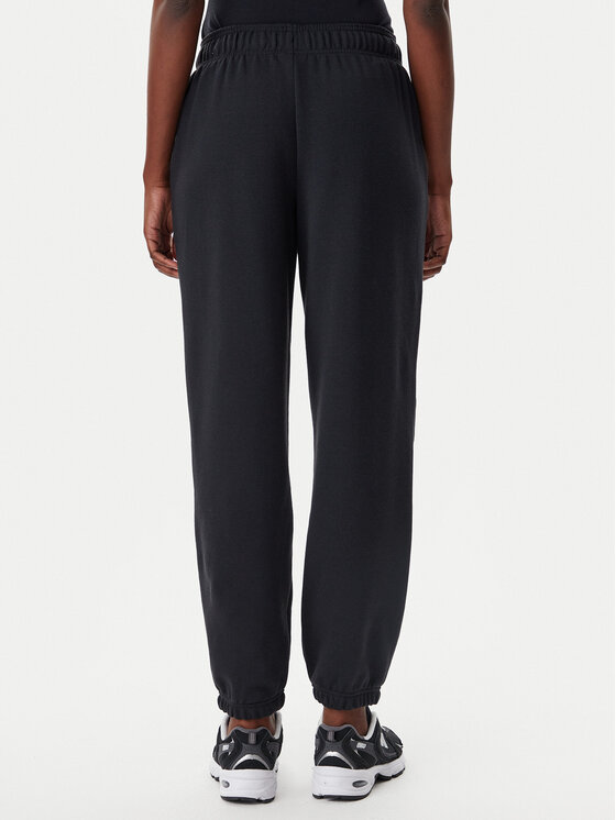 New Balance New Balance Sportinės kelnės Essentials WP41500 Juoda Relaxed Fit