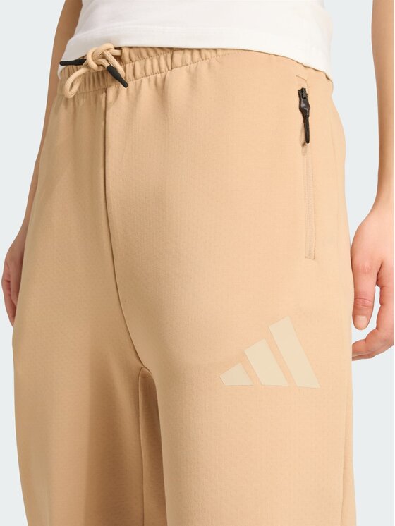 adidas adidas Spodnie dresowe 136891 Brązowy Regular Fit