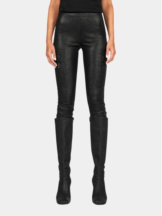 MADE BY SOCIETY MADE BY SOCIETY Spodnie materiałowe KINETIC BOX Pants - P27888 Czarny Basic Fit
