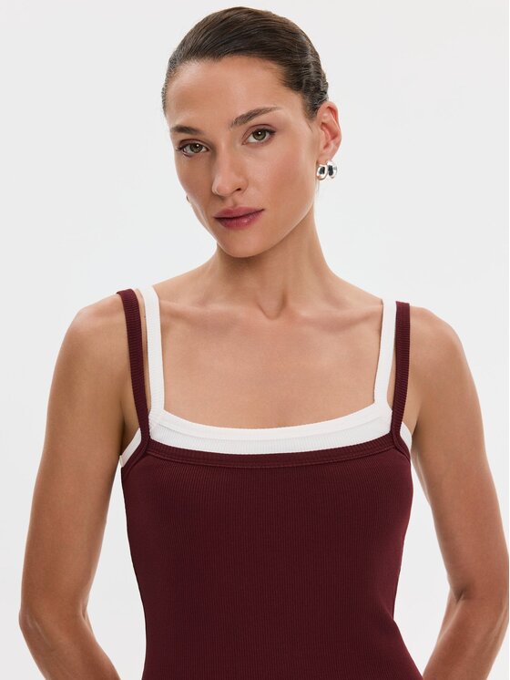 Nudyess Nudyess Sukienka codzienna Lisa z prążka Bordowy Slim Fit
