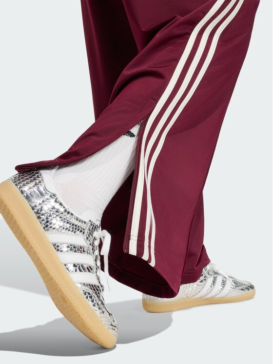 adidas adidas Spodnie dresowe Firebird Bordowy Loose Fit
