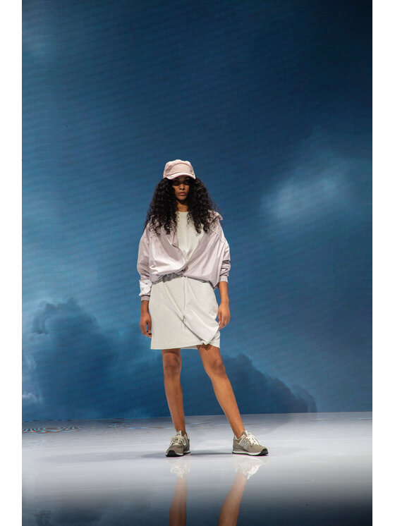 New Balance New Balance Яке за джогинг Athletics Windbreaker WJ11502 Сив Relaxed Fit