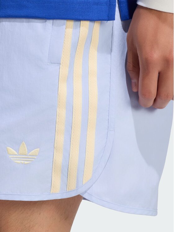 adidas adidas Szorty materiałowe 159299 Niebieski jasny Regular Fit