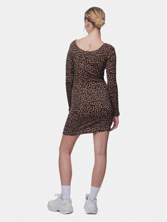 Pieces Pieces Vsakodnevna obleka Kitte 17148389 Rjava Slim Fit