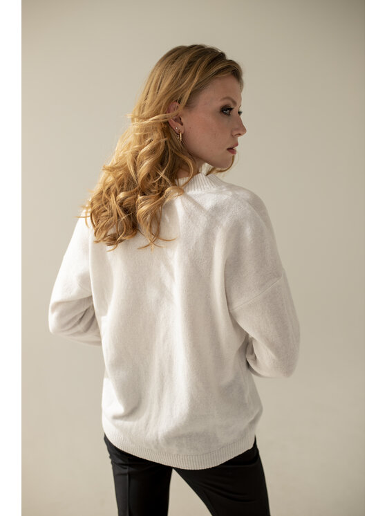 Entelier Entelier Sweter dekolt w serek Écru Comfortable Fit