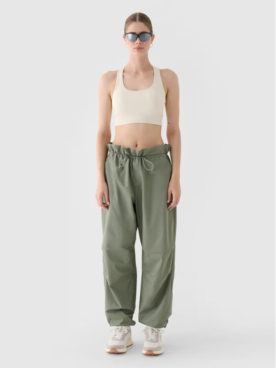 4F 4F Pantaloni di tessuto 4FRSS24TTROF1330-44S Verde Oversize