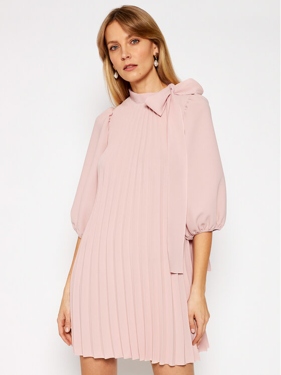 red valentino pink