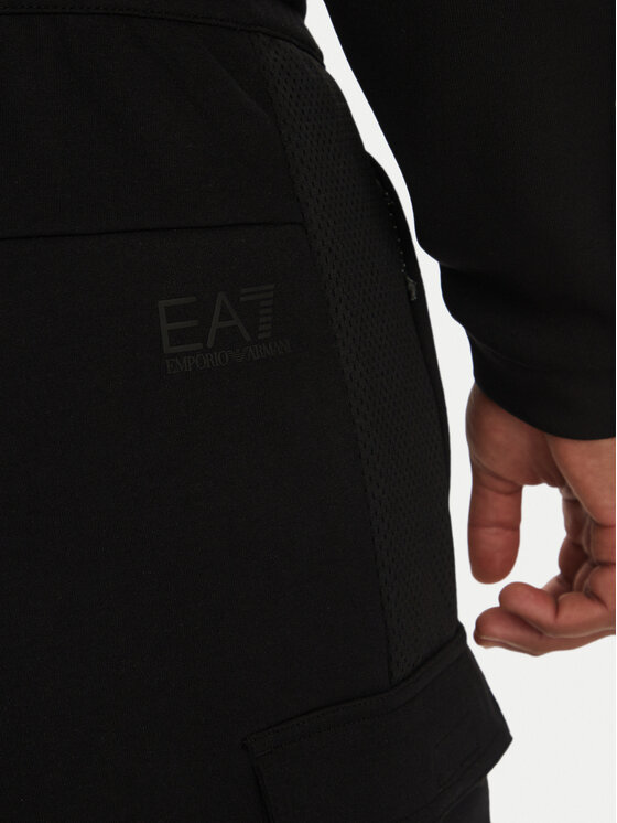 EA7 Emporio Armani EA7 Emporio Armani Szorty sportowe 7M000326 AF12660 UC001 Czarny Regular Fit