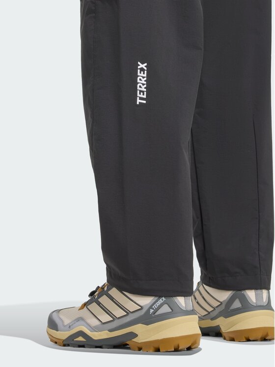 adidas adidas Spodnie outdoor 161594 Czarny Loose Fit